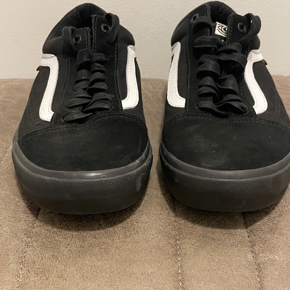 Vans Men's Black and White Graphic Sneakers - Picture 8 of 9